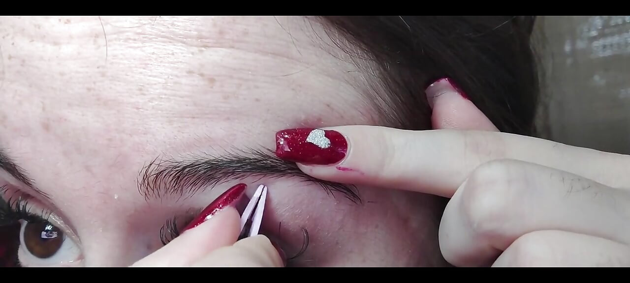 Tweezing My Eyebrows Close up