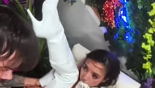 Sasha Tatcha'nın amcığı sikiliyor ve altın duş alıyor!