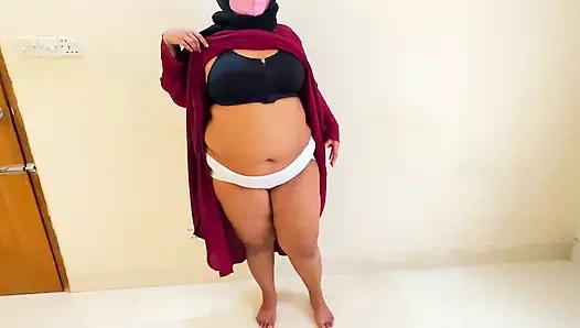 Suudi Arabistan'da güzel bir teyzeyi sikiyor - çoklu boşalma