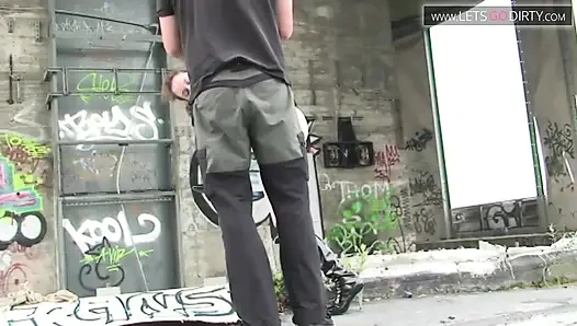 Blonde babe gets bonded and hanged with ropes