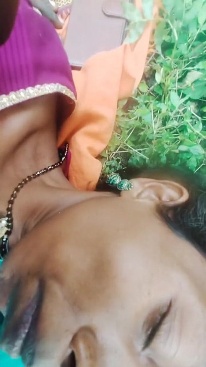 Kakak ipar saya di maine jungle mein le ja ke uski tight burr ko bahut maze se chudai kiya | Klip 1