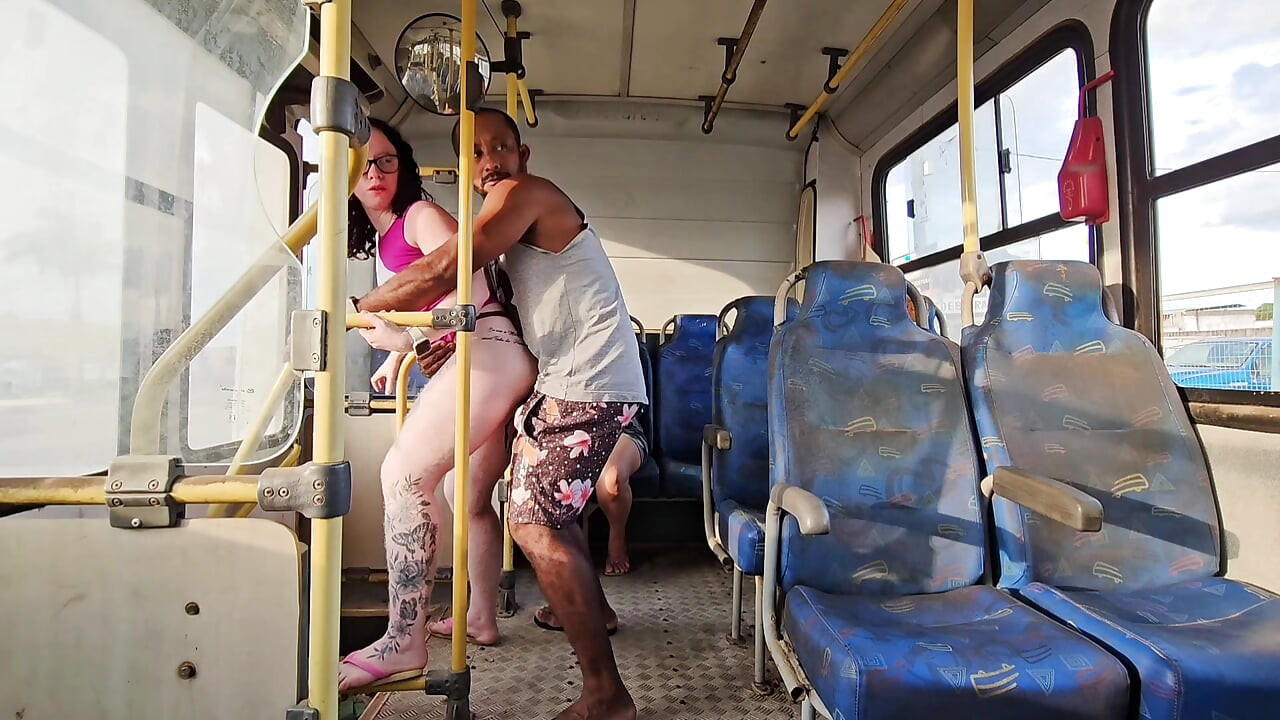 DUDE GETS ON PUBLIC TRANSPORT I SCREWED UP FOR EVERYONE TO SEE AND LEFT