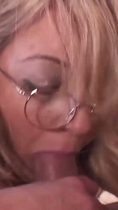 Ben Dover fickt den spanische Cougar mit seinem Kumpel | Clip 2