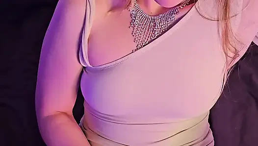 Robot Kızın Insan Vajinası Var. Mastürbasyon Yapıyor Ve Kıpırdanıyor