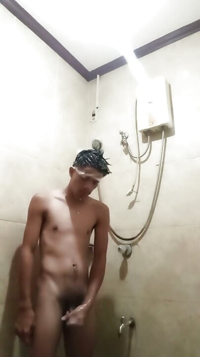 Filipino Solo Shower: Slim Asian Twink Jerks Big Cock