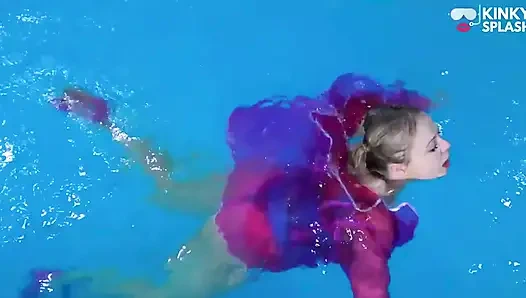 Плавать и играть в Mac из ПВХ, латексе и на каблуках