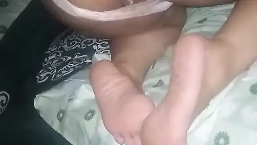Скачу на темноволосом члене латины, милфа в настоящем любительском видео