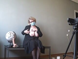 How I record my videos. Anal-vaginal masturbation from a mature teacher during an anatomy lesson. Behind the scenes. Big ass.
