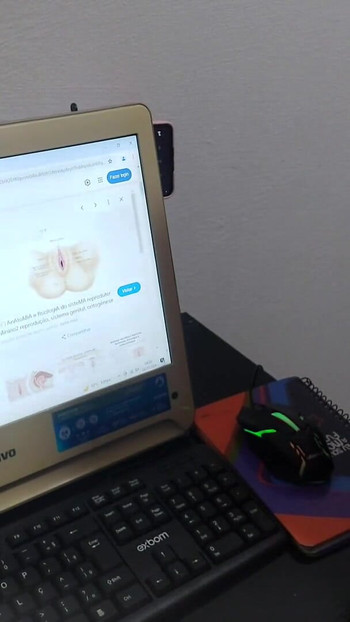 Kultni trenutak s "Sata anatomije i drkanje, seks s MILF maćehom s prirodnim sisama"