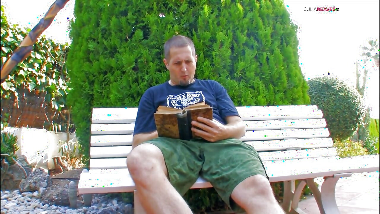 Threesome with 2 women is every man's dream