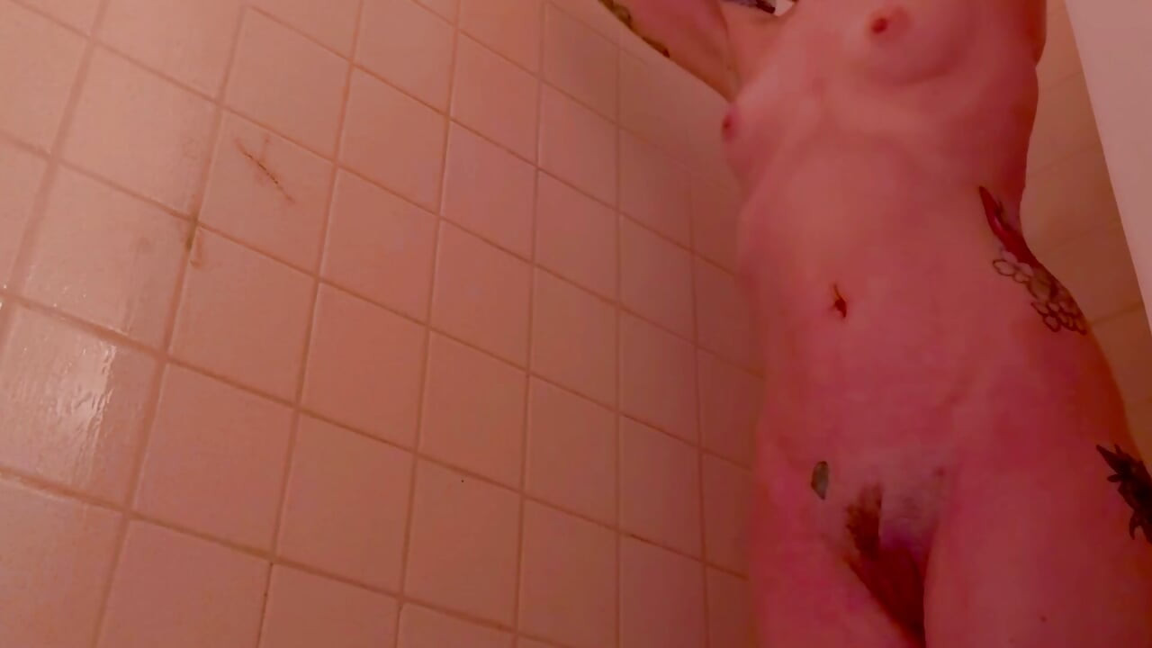 Anita Biannca – stari video iz tuš kabine