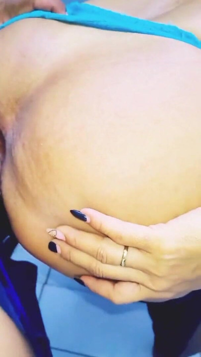 Mature woman know how to give the ass without frills, she opens it all. | Clip 2