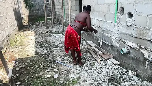 Suamiku ngentot aku di gedung baru kami yang belum lengkap