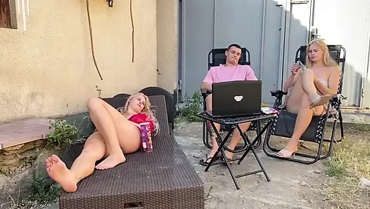 Cuckold-fantasie: freundin beobachtet, wie ihr freund ihre schwester fickt