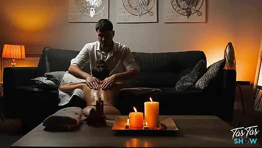 Muhteşem esmer masörü tarafından sikiliyor - laura rol yapma