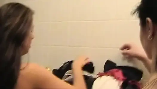 Dua gadis jerman amatir mandi bareng-bareng