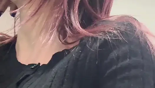 Я развлекаю стариков в деревенском баре