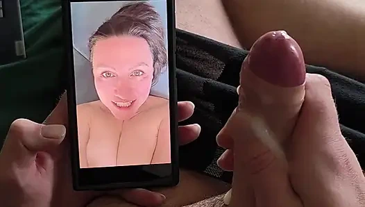 Versehentliche gesichtszeit mit meiner besten milf-freundin meiner stiefmutter wurde zu einem geilen anruf gemacht, sie ist eine unerättliche behaarte reife