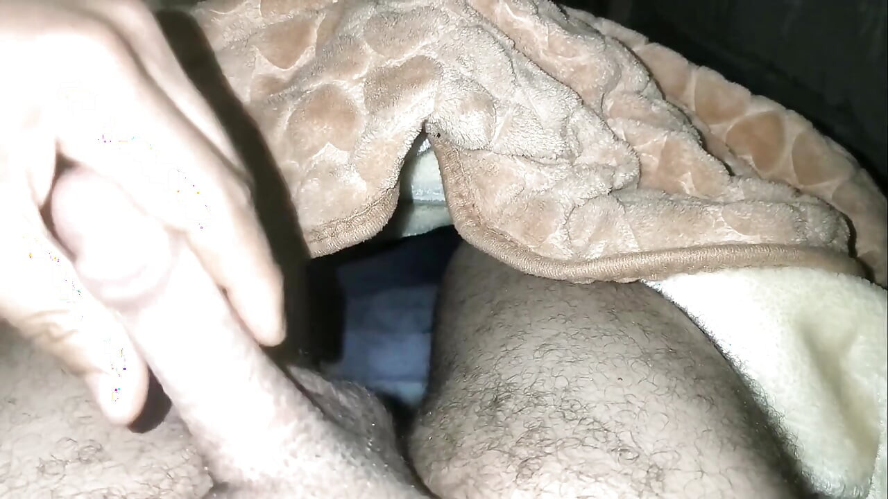 Mein freund fickt meinen arsch, den ich liebe, meinen arsch nass zu bekommen