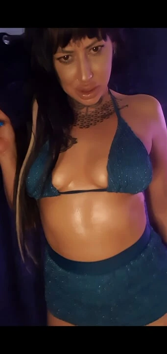EXOTIC DANCE STRIP TEASE SMOKING BABE!