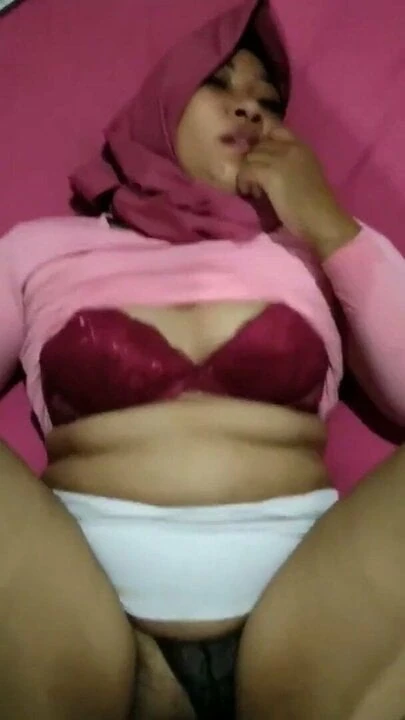tudung merah