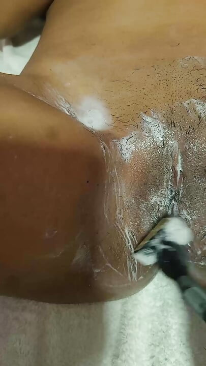 Shaving a Teen Latina Pussy