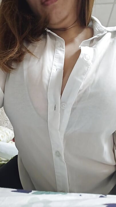 快来看看我性感的大奶子