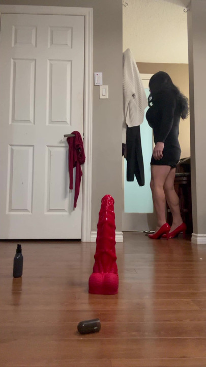 Gorgeous Shemale sits on giant by Hankey’s Toy’s like it’s nothing