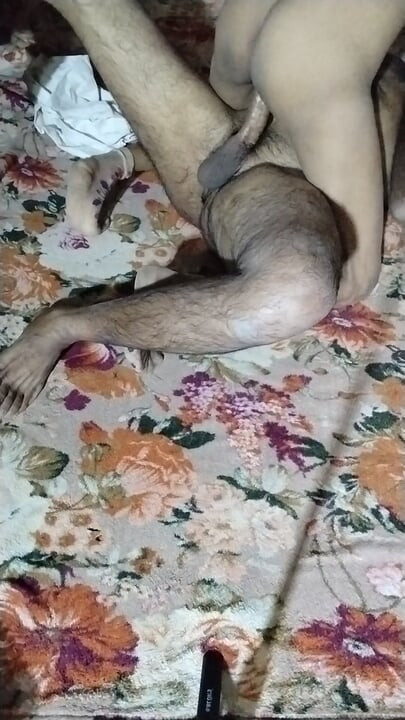 Nokrani khud he agai aaj mry room mn