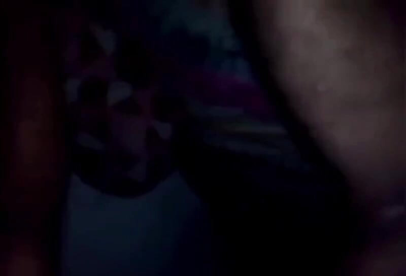 Perfeita indiana menina peituda chupando e fodendo por meio-irmão