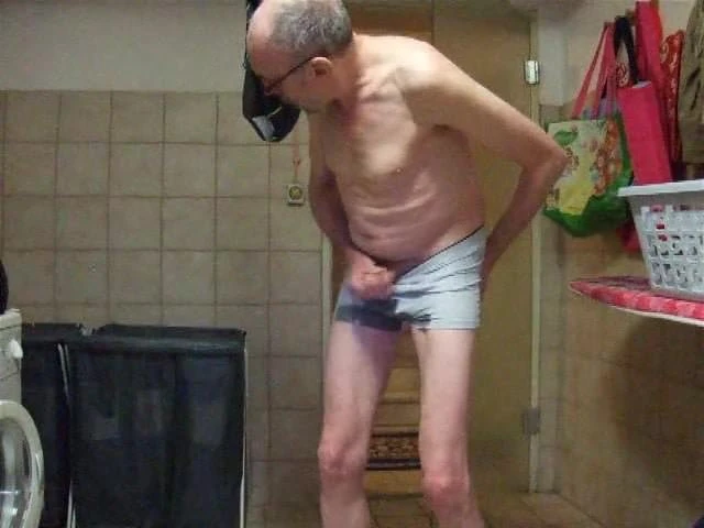 Geil durch den Badeanzug