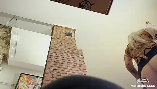 Çıplak ayaklarımla yüze tokat atma ve yüze oturma tatlısı