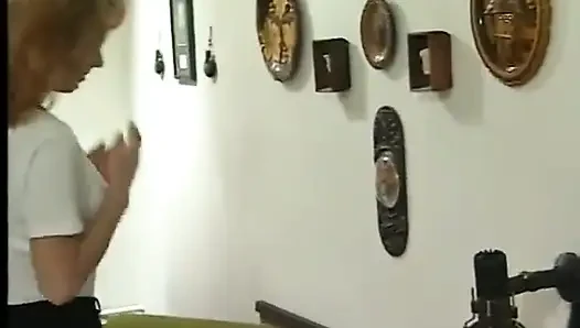 Две сексуальные крошки ублажают пизду друг друга
