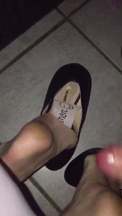 Lena's Feet Get A Cumshot