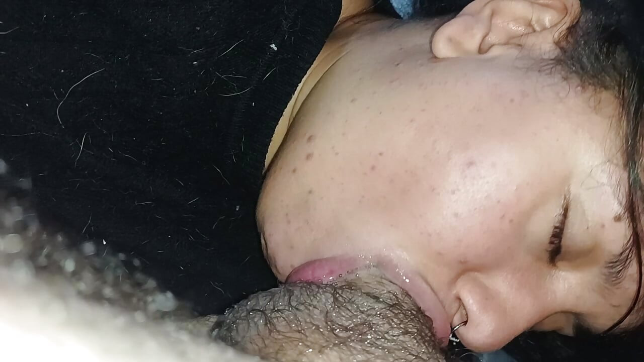 INSANE HANDJOB AND BLOWJOB, SHE SLIDES HER HAND AND HER COCK-THIRSTY MOUTH