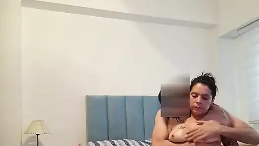 Pacarku merusak kamar mandiku dengan mainin toketnya yang berlumur minyak dan permintaan maafnya adalah persetubuhan kasar