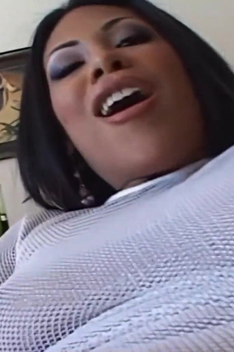 Cassandra Cruz Gabriella Romano fucks Mr Rigth with her big cock