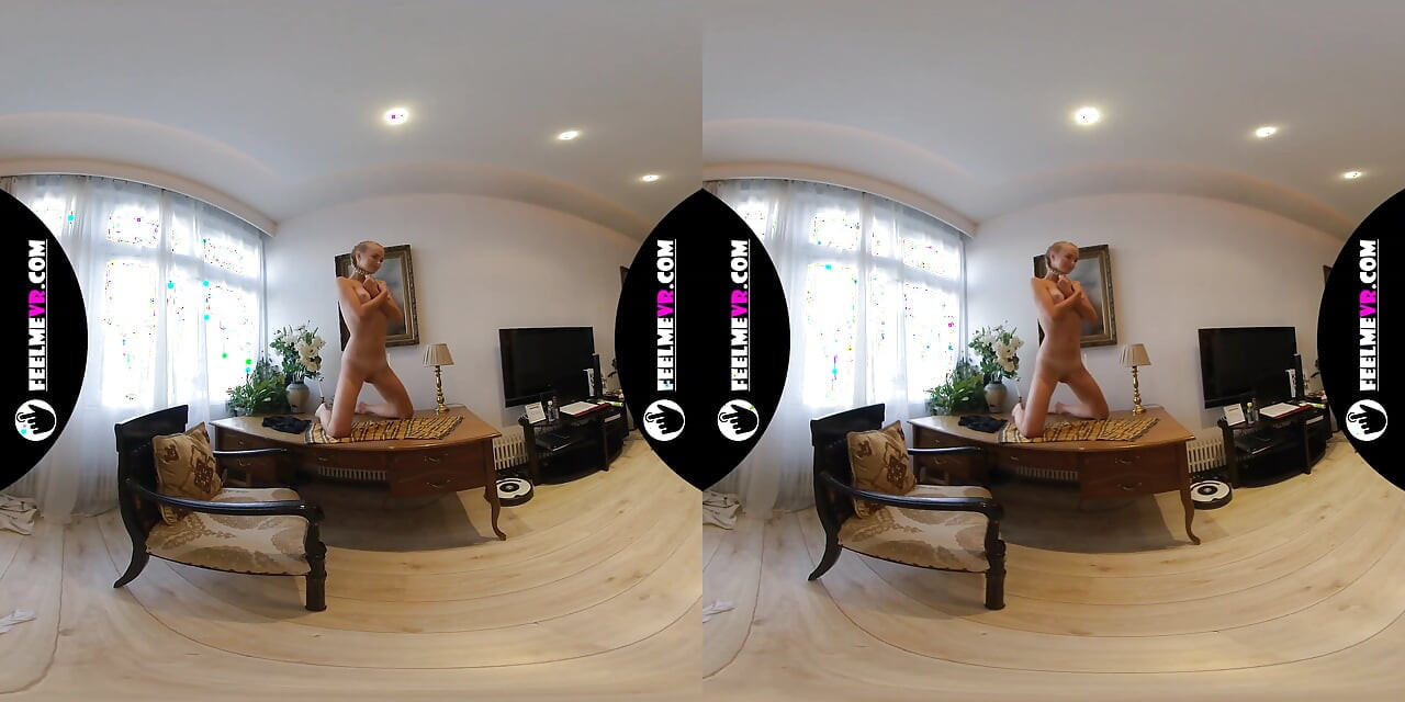 Layza Teeny Model Naked in Photoshoot 3D Vr180 Backstage