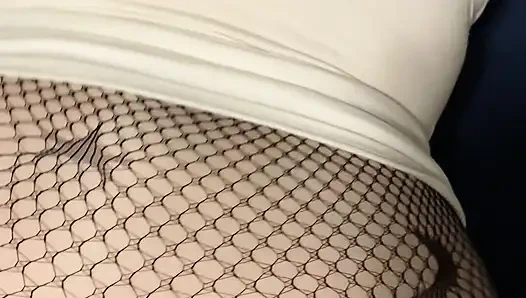 Pawg orta yaşlı seksi kadın file çorapla domalarak sikiliyor