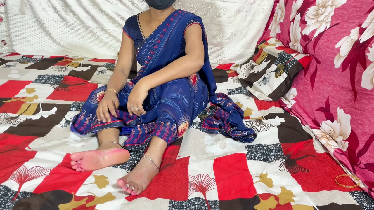 Desi hot renu ki chudai kar di aaj room mai
