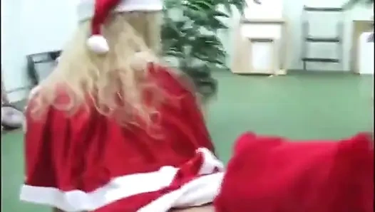 Sesi bercinta cosplay dengan Santa. Nyonya Clause, nyepong kontol, ngentot dia dan nunguk