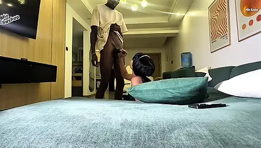 Üvey erkek kardeşim beni mastürbasyon yaparken yakaladı, TAHMIN ET SONRA NE SIKILIYOR