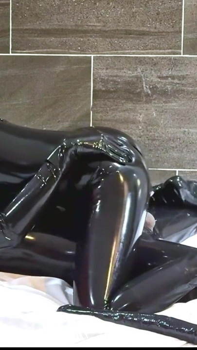 Double dildo fun T2, we love to suck dicks - Alex Latex | Clip 2