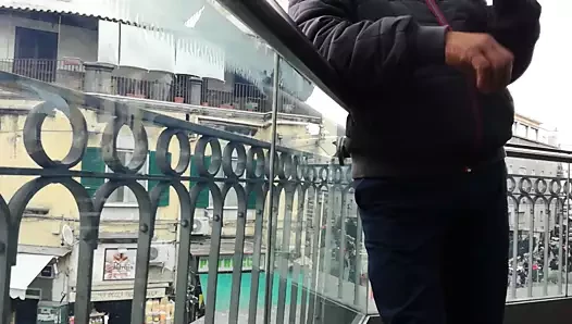 Nézd meg egy finom apuka dudorát