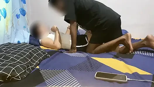 Zum ersten mal eine schöne mit einem heißen körper ficken