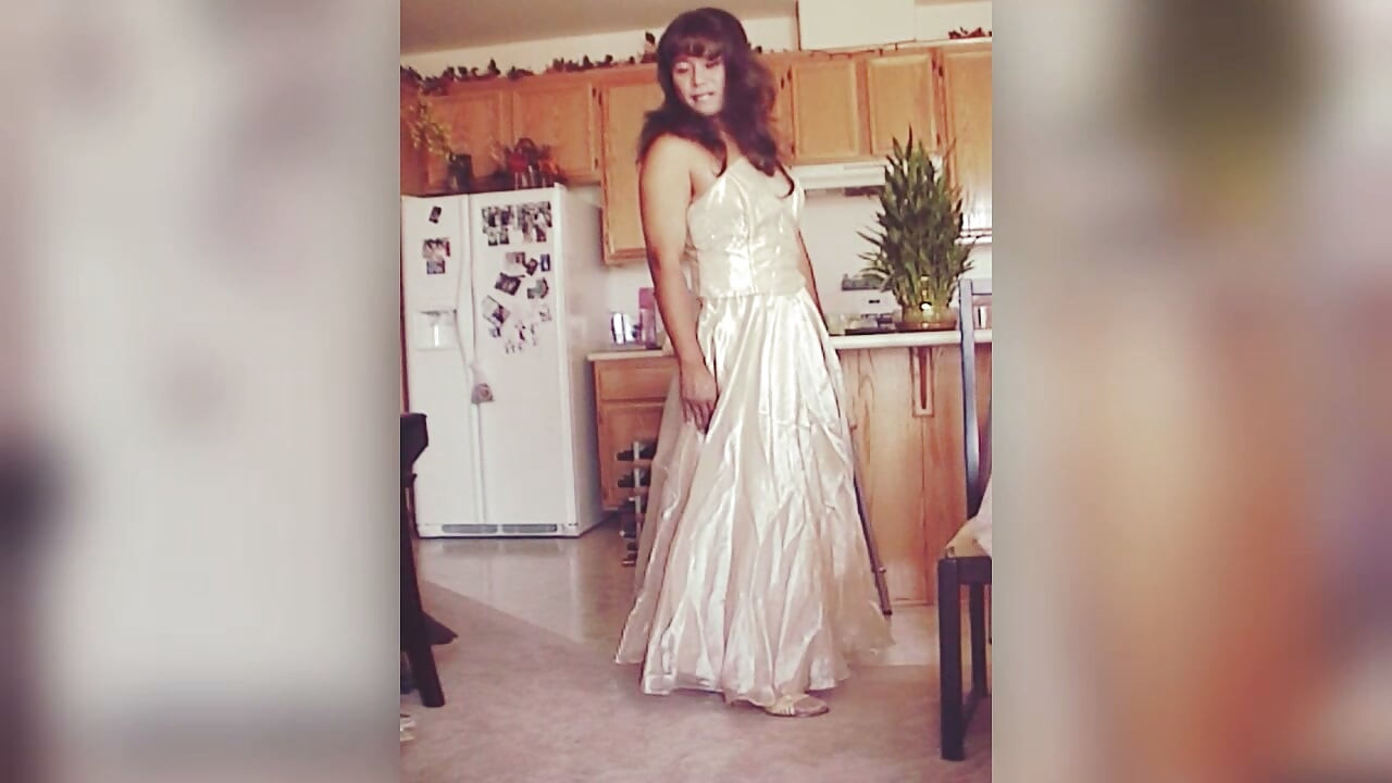 Vintage Jhazmeena - Shimmering Beautiful Bridal Gown