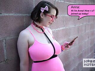 Anna Blaze, salope adolescente aux seins énormes, se fait défoncer par son rendez-vous