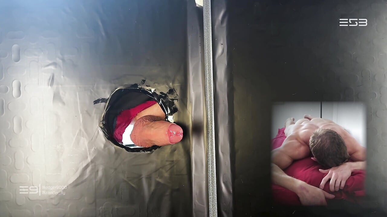 ดู Zander Fly และ Canon ใหญ่ไม่ตัดของเขาสั่นในขณะที่เขาทะลวงมันผ่านรูในตารางรีดนมของฉัน