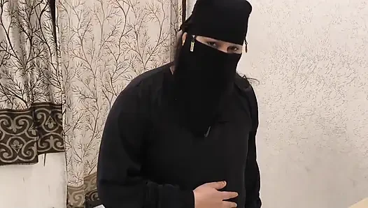 Мусульманские женщины приходят в клинику для осмотра доктора, трахают ее киску