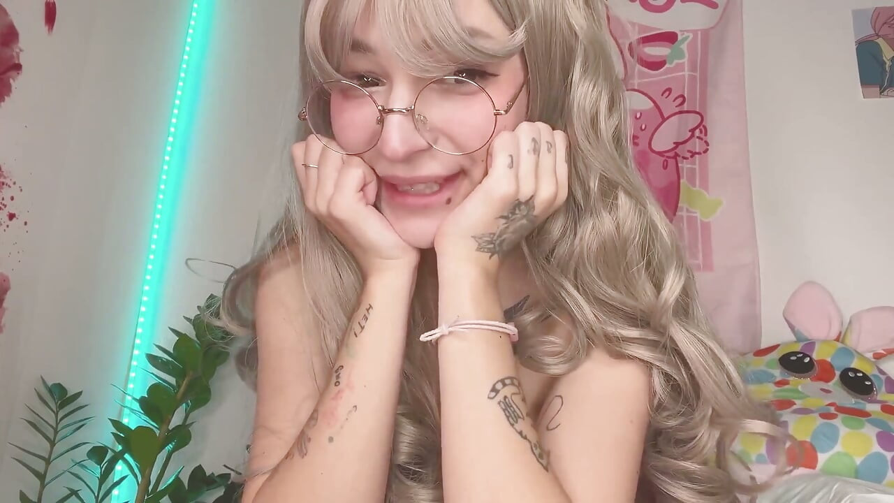 pussy- gaping- in- cute- socks